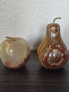Vintage Cream and Brown Onyx Apple and Pear Décor Set